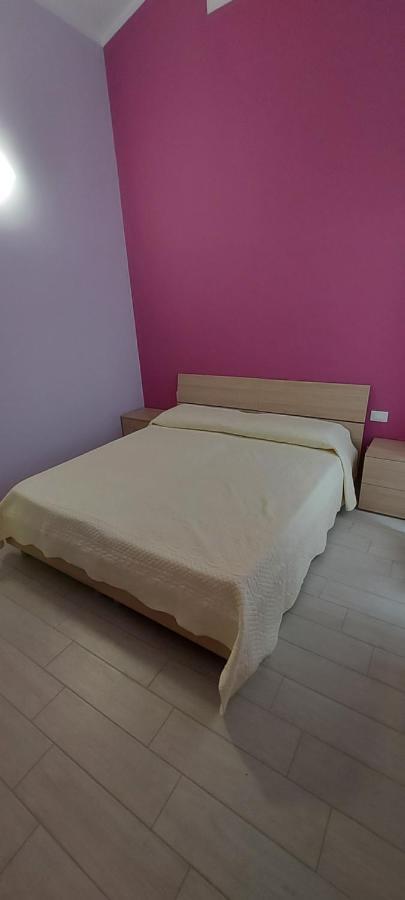 Case Vacanze Le Rose Кампофеличе-ди-Роччелла Экстерьер фото