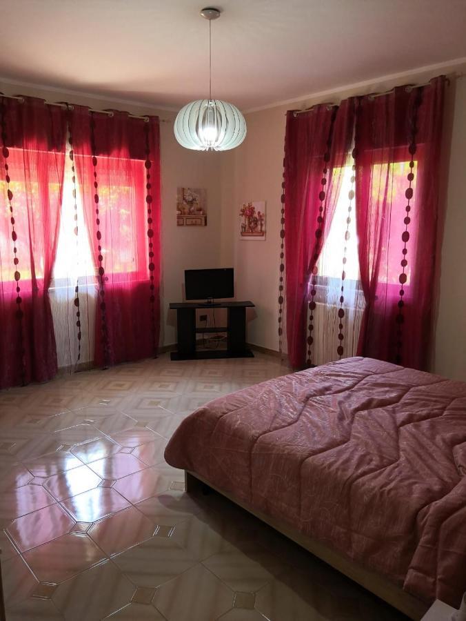 Case Vacanze Le Rose Кампофеличе-ди-Роччелла Экстерьер фото